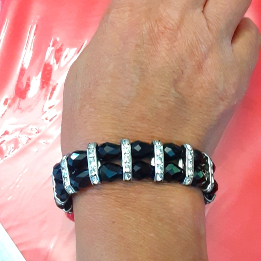 Fashion black stones bracelet